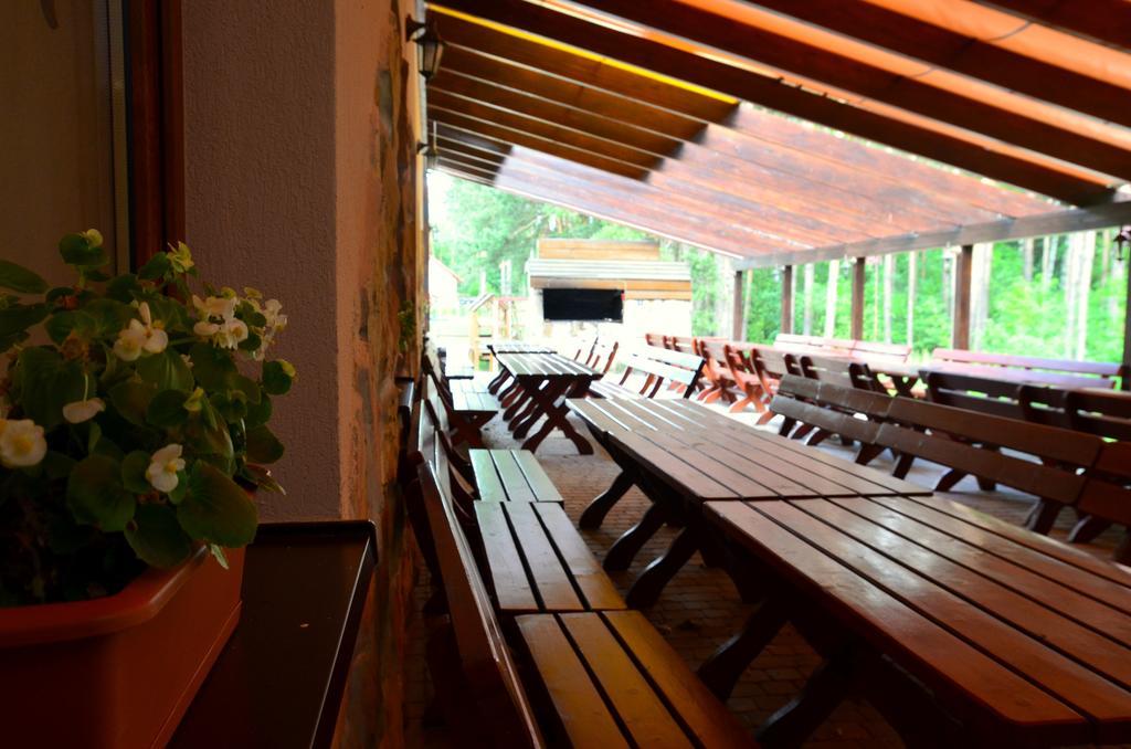 Lesny Zakatek Panzió Smardzewice Kültér fotó